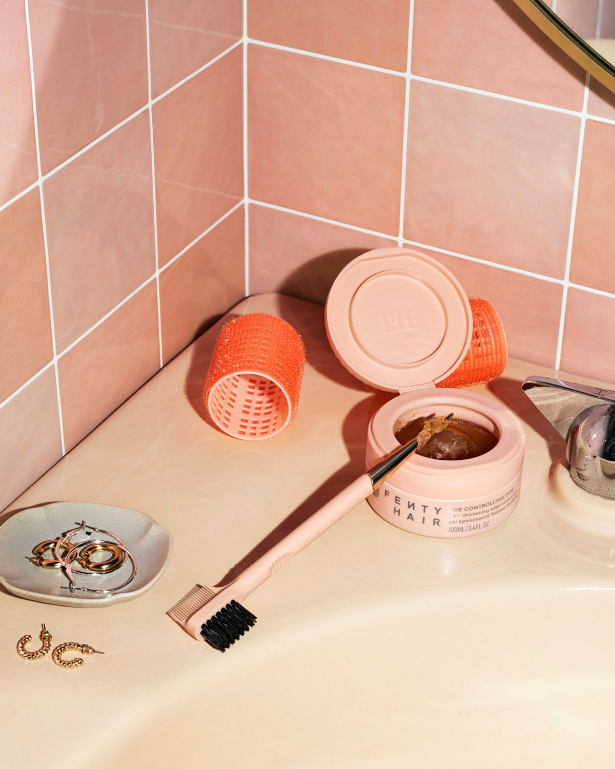 The Controlling Type Hair-Thickening Edge Control Gel